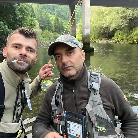 Rivers Fisherman Camp Motorhome &campervan Campsite *